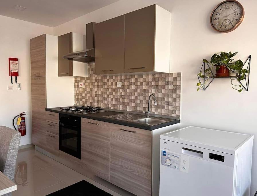 Cozy, Spacious 3 Bedroom Maisonette, 6 To 9 Ppl, 1 Min Walk From Seafront Marsaxlokk