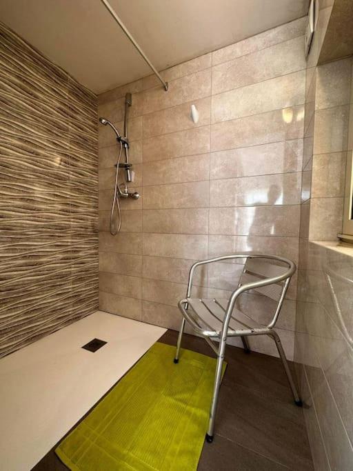 Cozy, Spacious 3 Bedroom Maisonette, 6 To 9 Ppl, 1 Min Walk From Seafront Hébergement de vacances *