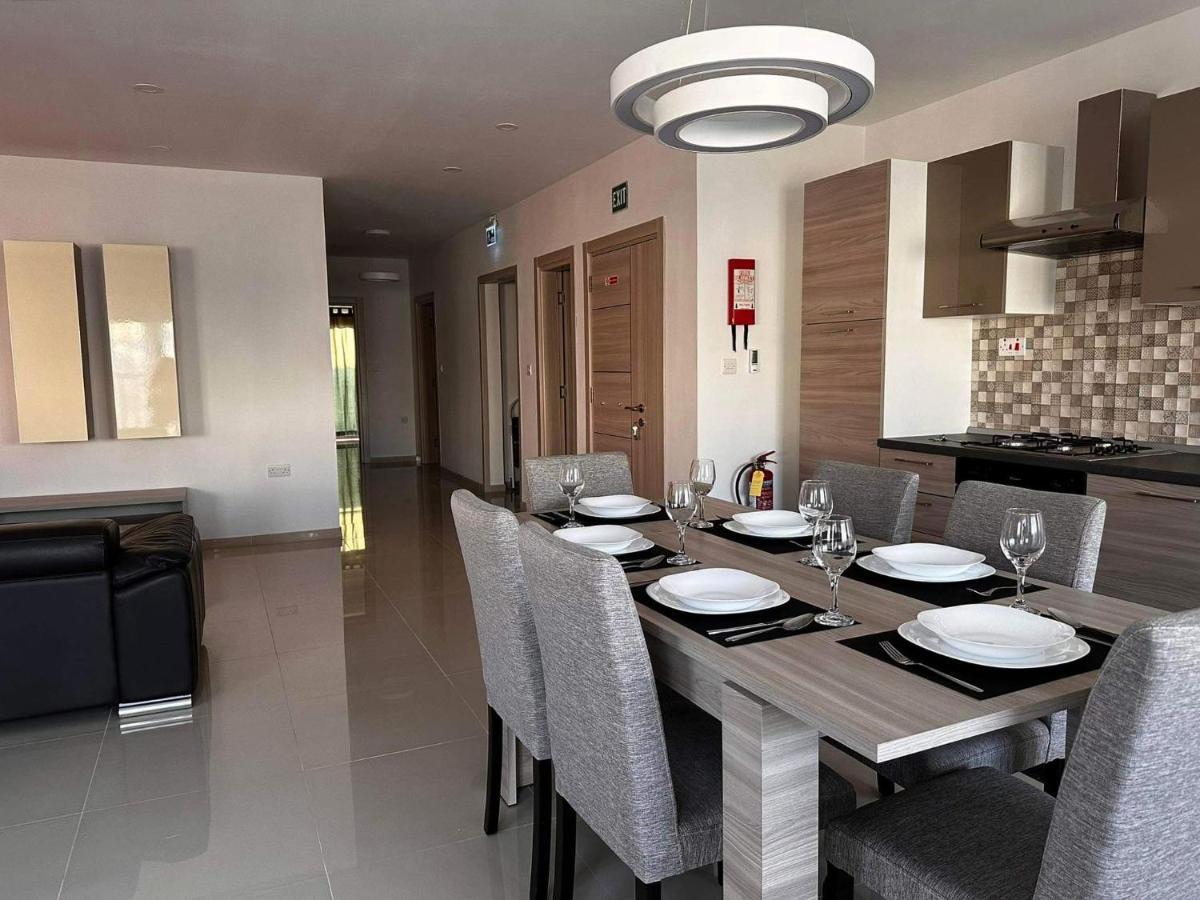 Cozy, Spacious 3 Bedroom Maisonette, 6 To 9 Ppl, 1 Min Walk From Seafront Hébergement de vacances Marsaxlokk