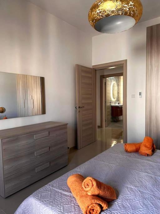 Cozy, Spacious 3 Bedroom Maisonette, 6 To 9 Ppl, 1 Min Walk From Seafront Marsaxlokk